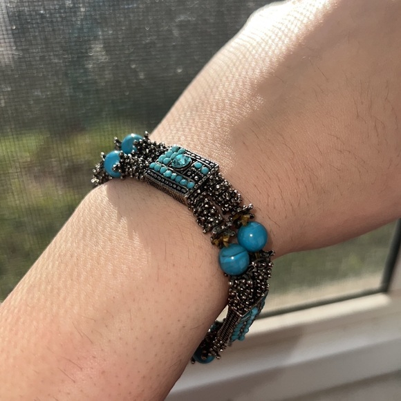Blue Clip On Earrings with Matching Stretch Blue Bracelet - Picture 3 of 4